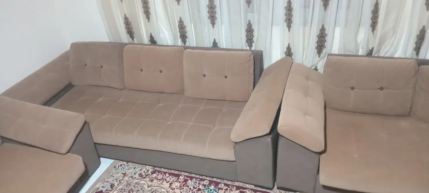 مبل با قیمت تخفیف داده شده زیره قیمت دست دوم|مبلمان خانگی و میز عسلی|قشم, |دیوار