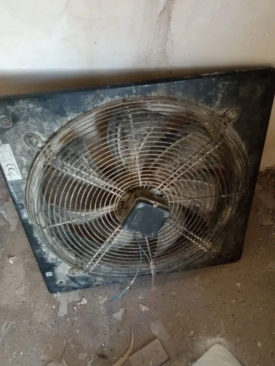 فن دمنده|پنکه و تصفیه‌کنندهٔ هوا|خمینی‌شهر, |دیوار