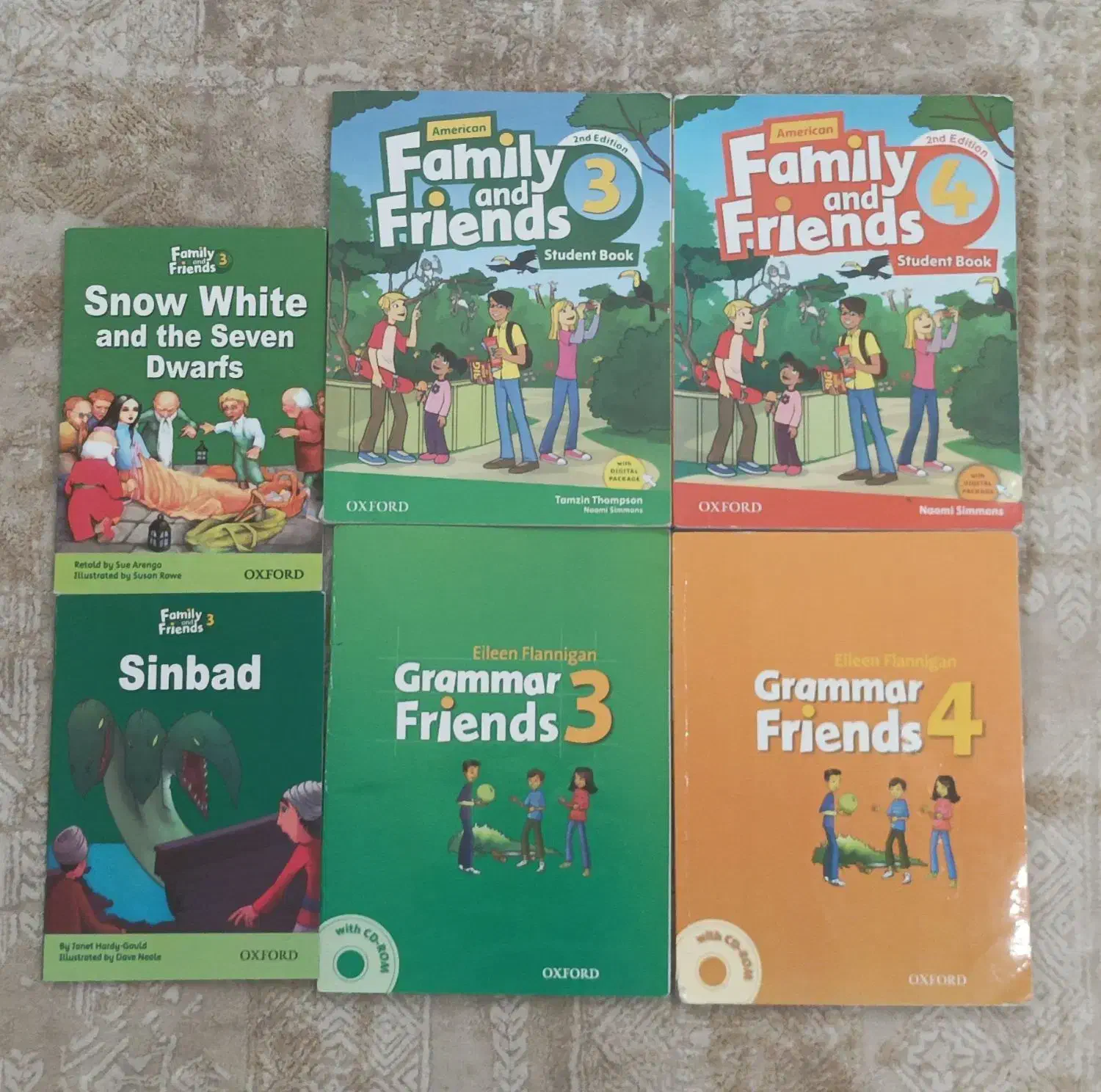 کتاب و گرامر فمیلی ۱و ۲ و ۳ و ۴ همراه استوری بوک|کتاب و مجله آموزشی|قم, عمار یاسر|دیوار