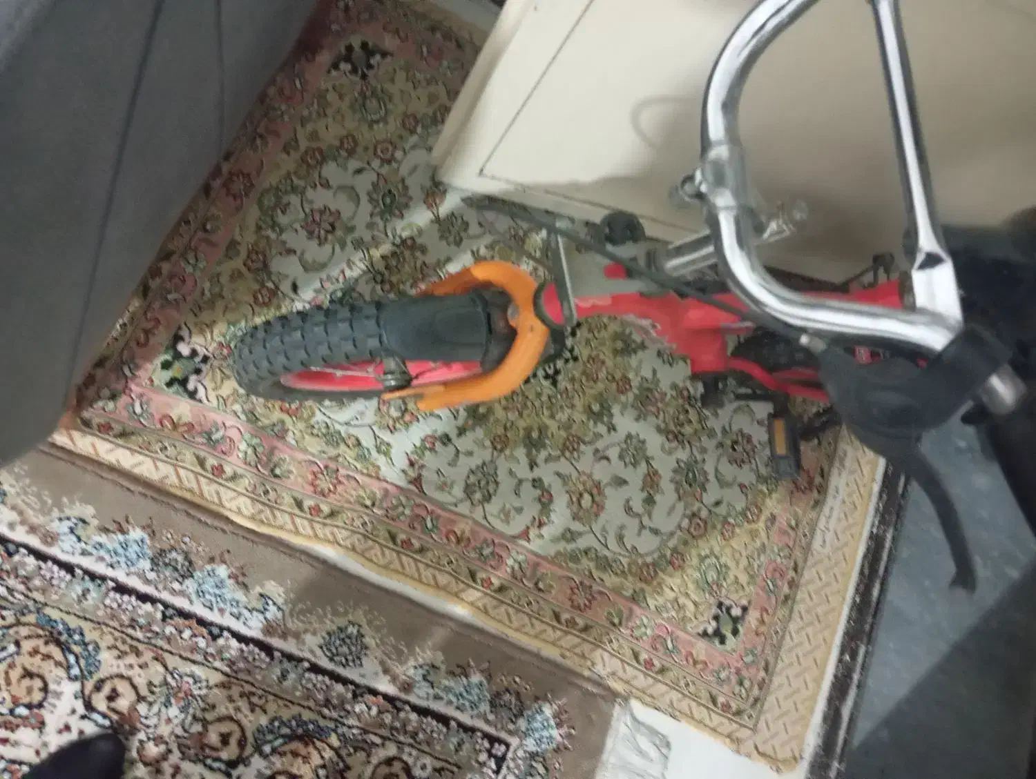 دوچرخه ۱۲|دوچرخه، اسکیت، اسکوتر|قدس, شهر‌قدس|دیوار