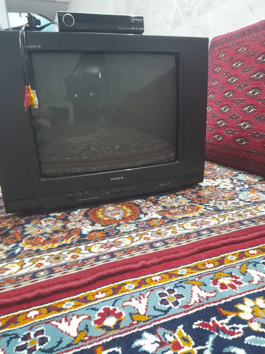 تلویزیون پارس۲۱ اینچ و دستگاه دیجیتال|تلویزیون و پروژکتور|مشهد, رضاییه|دیوار