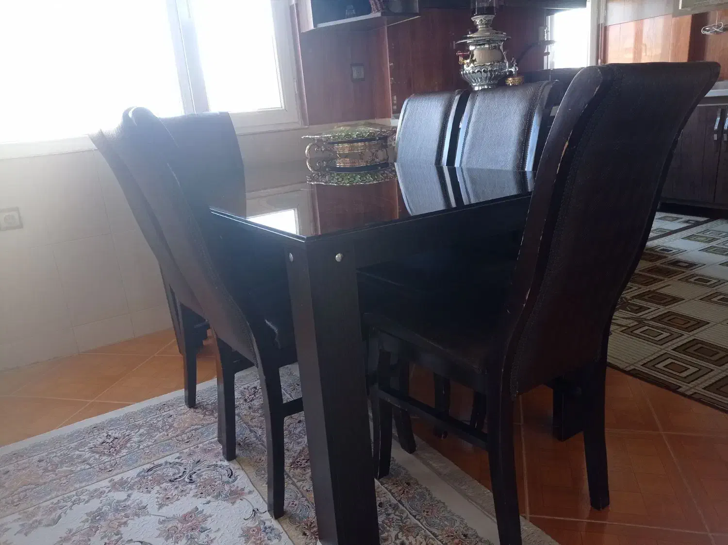 میز|میز و صندلی غذاخوری|مریوان, |دیوار