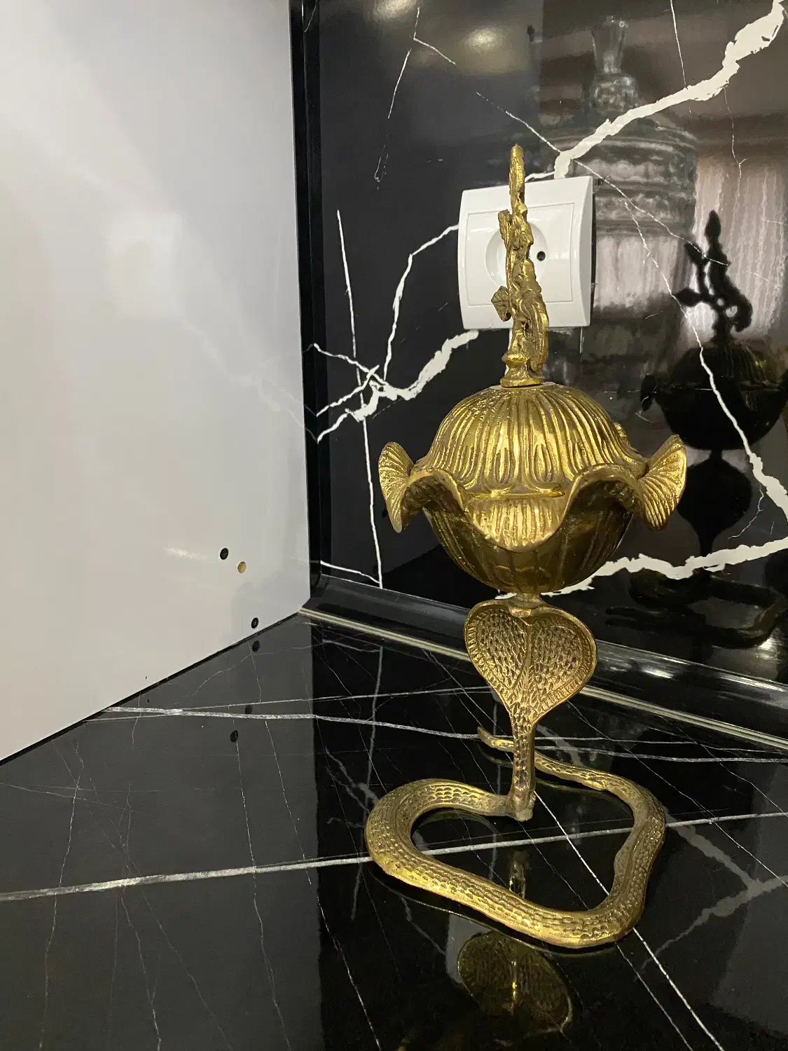 قندان برنز|مجسمه، تندیس، ماکت|میانه, |دیوار