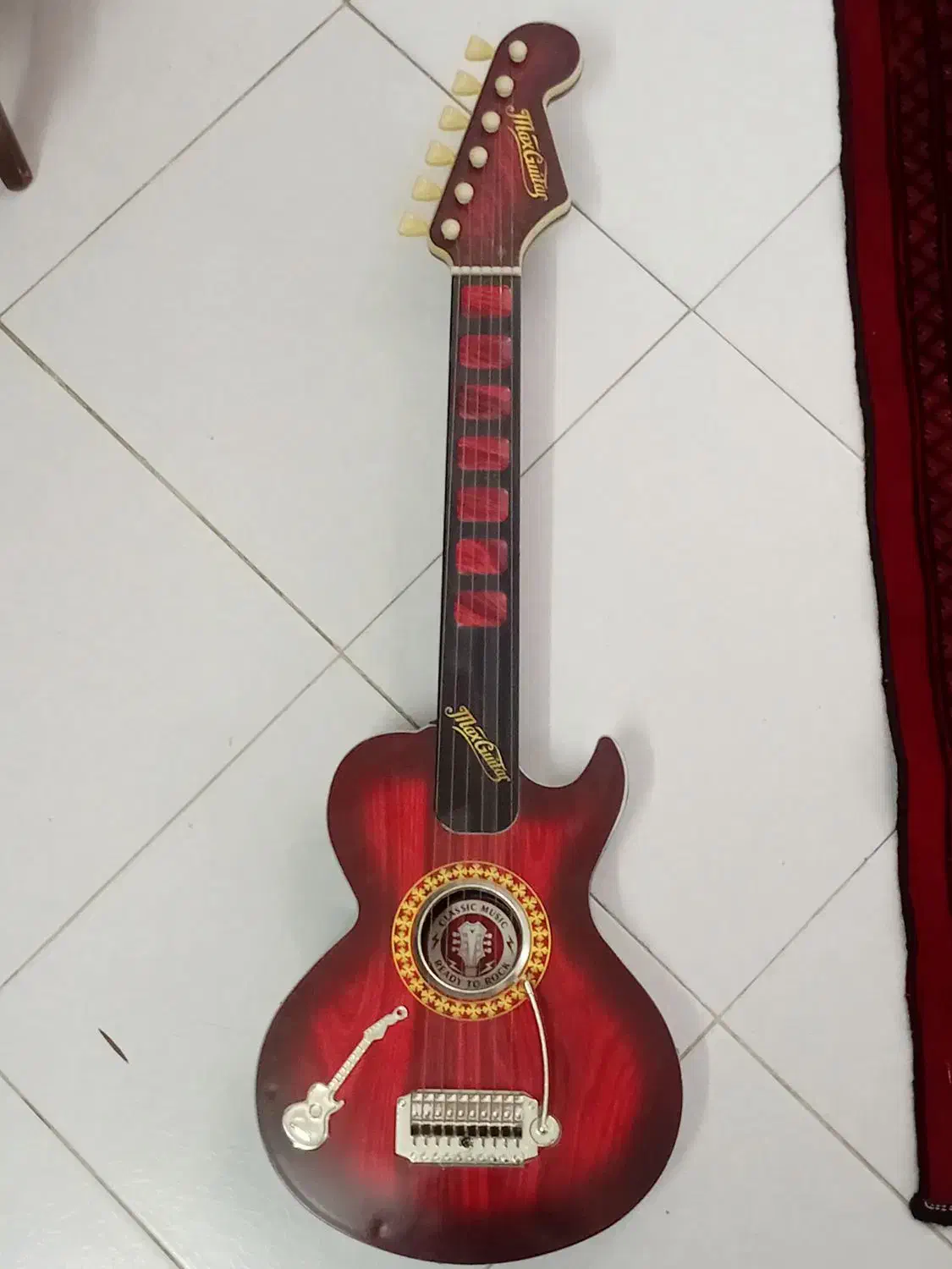 گیتار طرح چوب وسیعی سالم|گیتار، بیس، امپلیفایر|گرگان, |دیوار