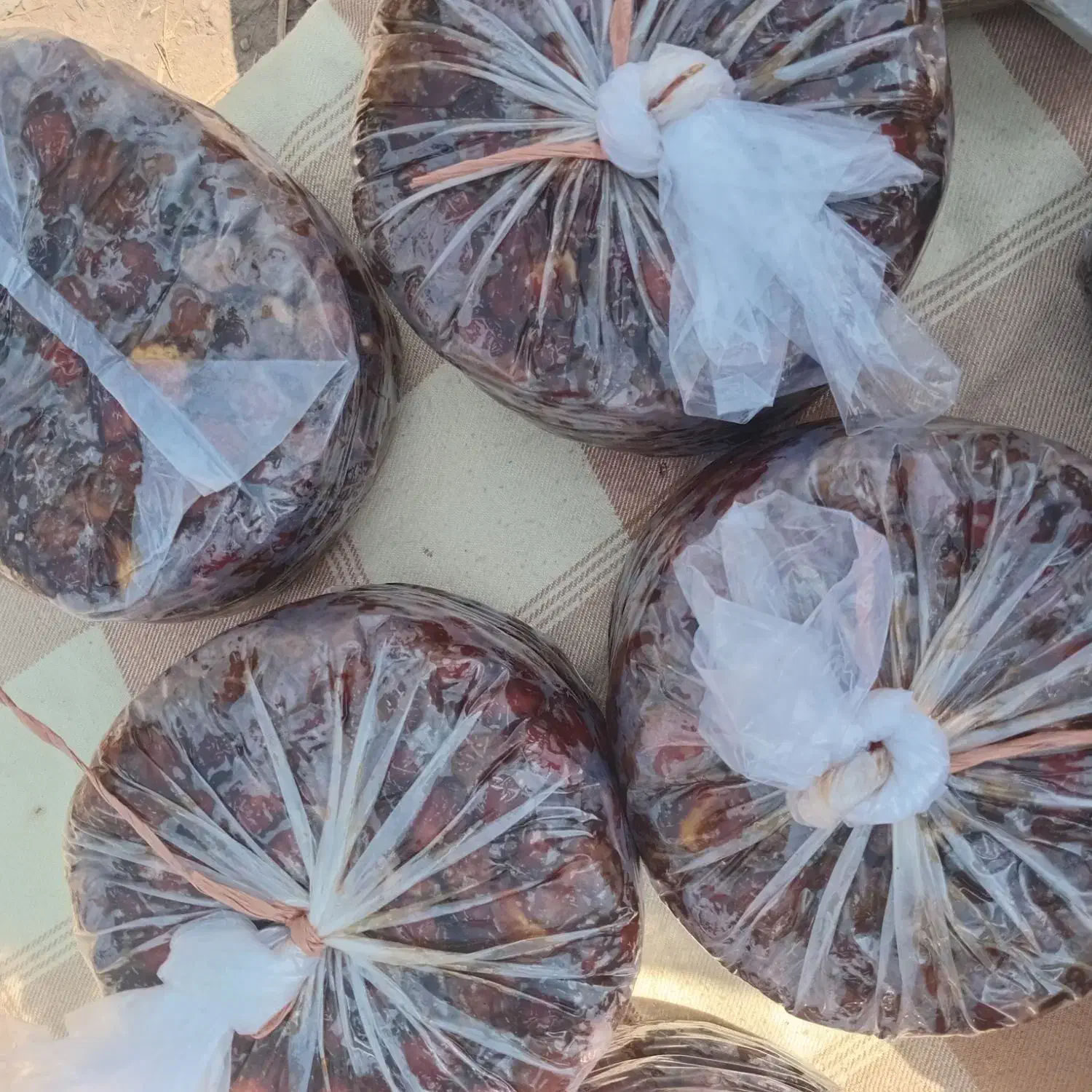 خرما مرداسنگ افتاب خورده(شیره دار پلاستیکی)|خوردنی و آشامیدنی|جیرفت, |دیوار