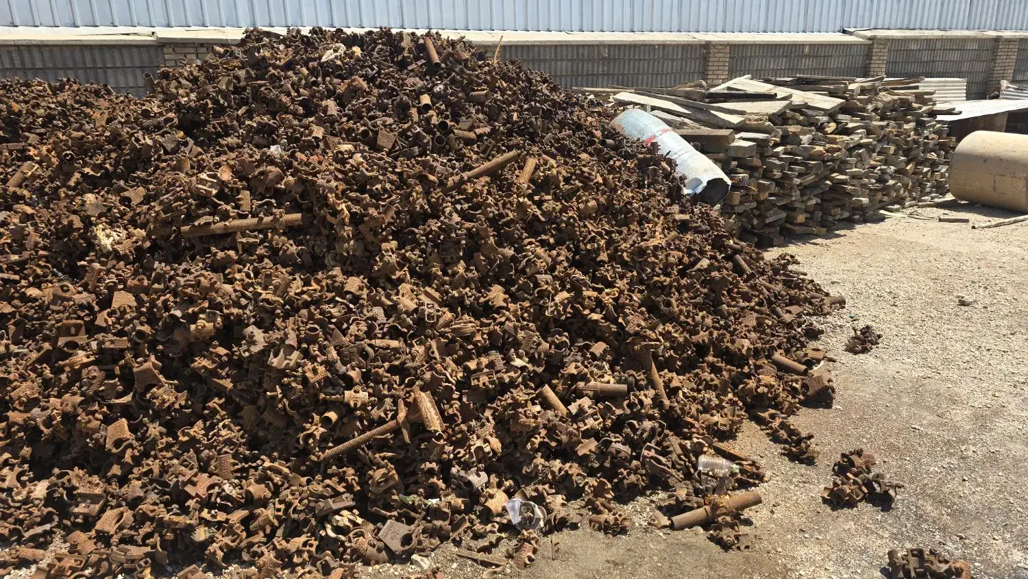 خریدفروش لوله داربست بست جک سر جک قالب بشکه الوار|عمدهفروشی|شیراز, علی آباد|دیوار