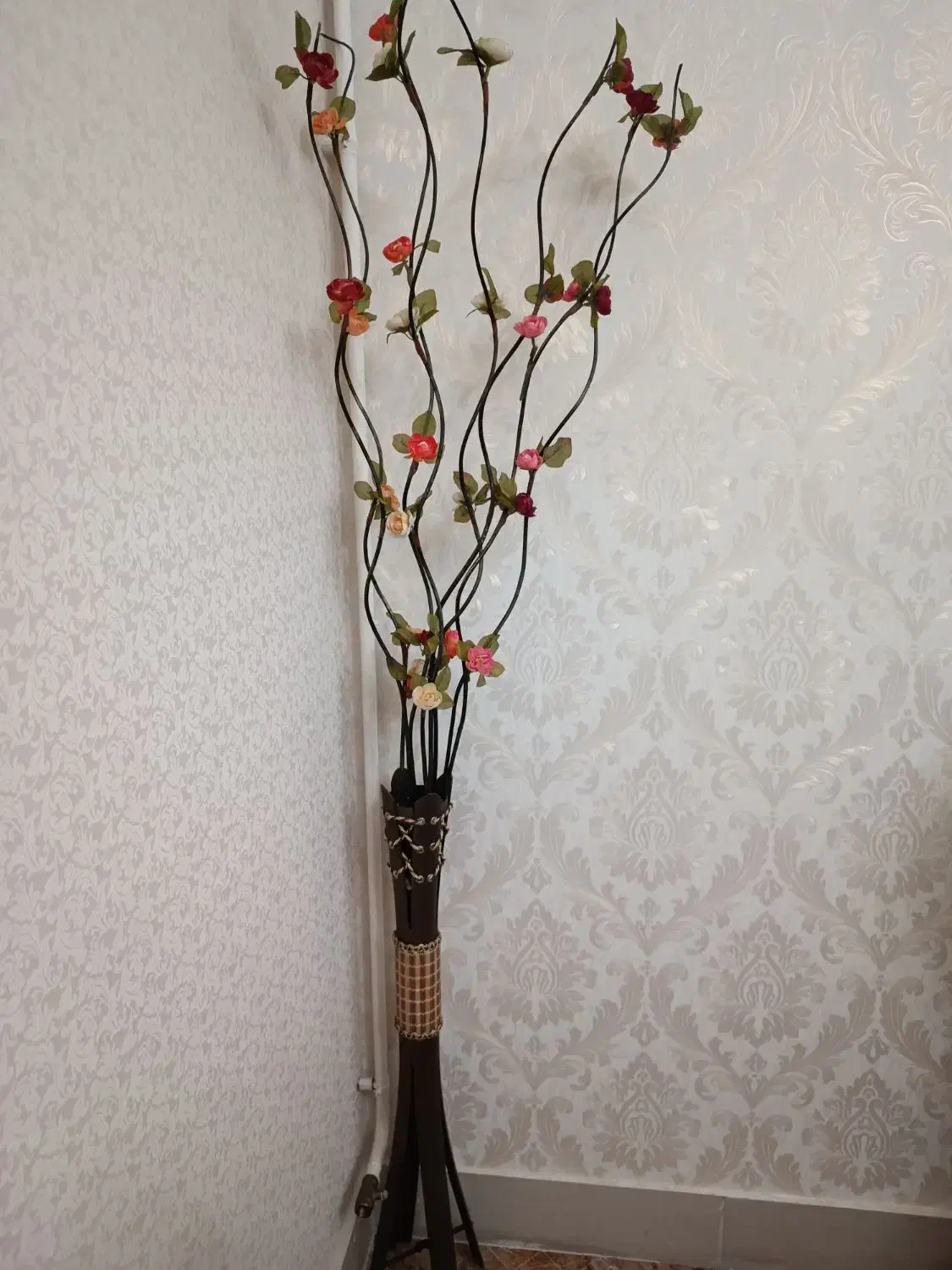 گلدان گوشه سالنی|گل مصنوعی|زنجان, |دیوار