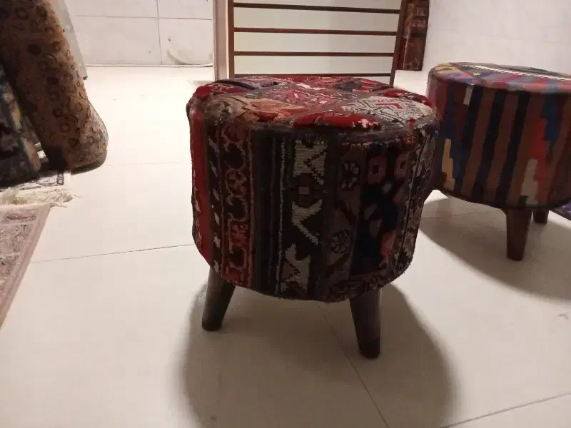 پاف با فرش دستبافت|مبلمان خانگی و میز عسلی|بجنورد, |دیوار