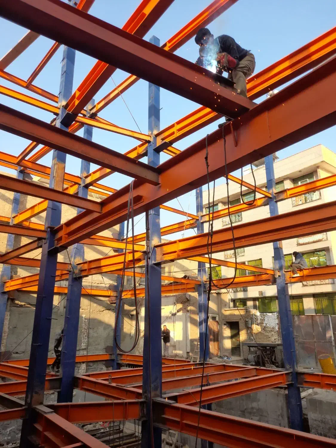 ساخت و نصب اسکلت فلزی سبک و سنگین|خدمات پیشه و مهارت|تهران, اختیاریه|دیوار