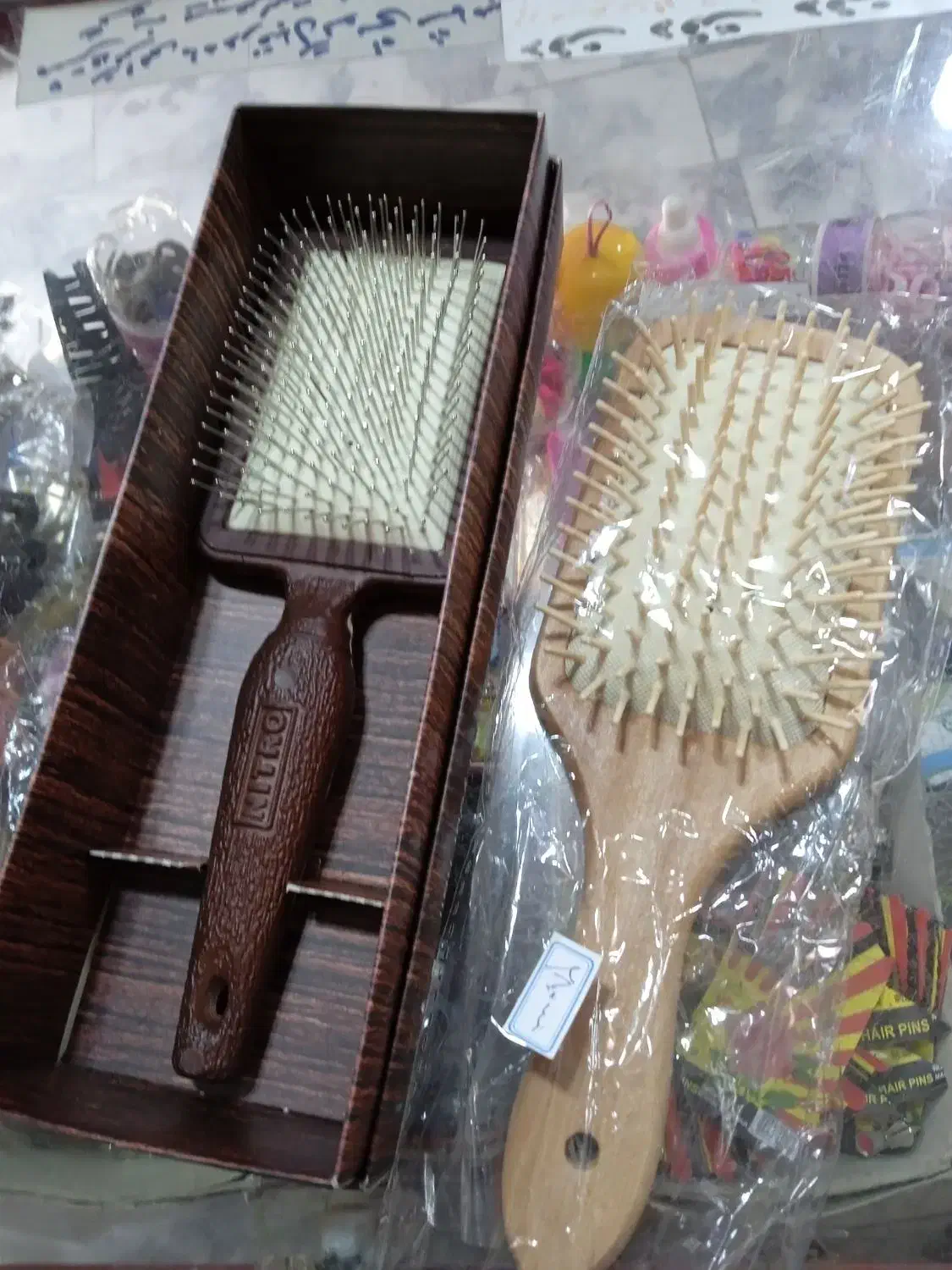 شانه چوبی|آرایشگاه و سالن‌های زیبایی|مشهد, یاس|دیوار