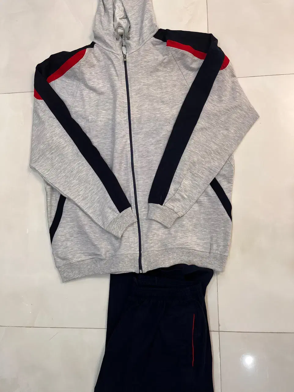 گرم کن ورزشی|لباس|اراک, |دیوار