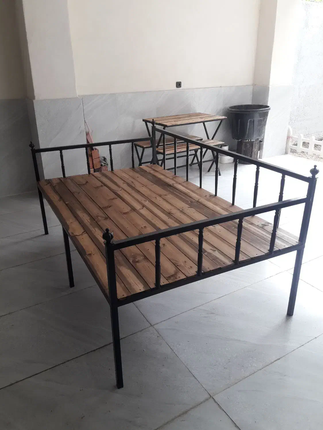 میز و صندلی کافه ای و تخت سنتی|میز و صندلی غذاخوری|ساری, |دیوار