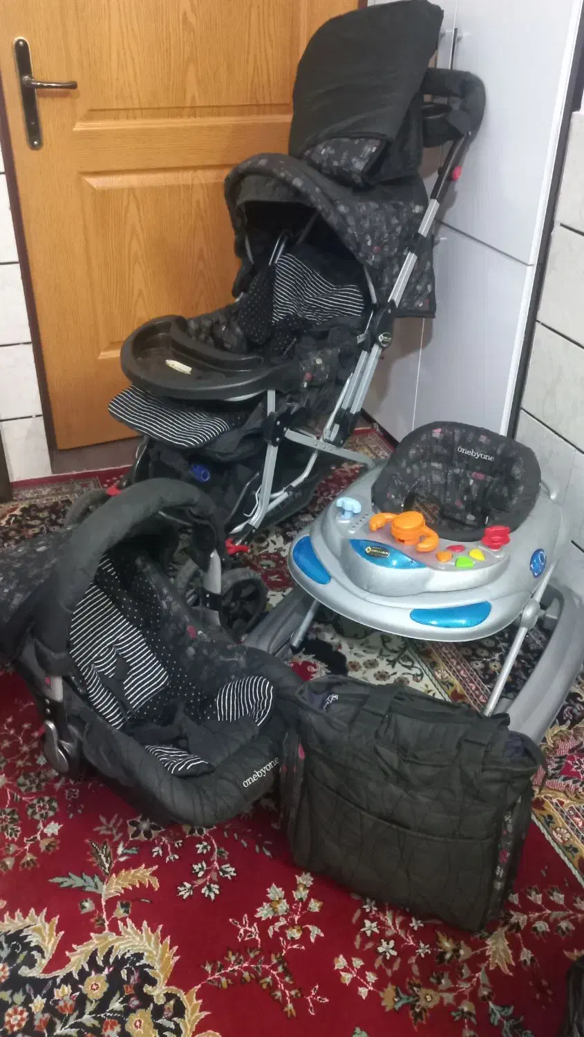 کالسکه ودوعددکریرورورووک تمیزدرحدنو۵۰۰۰۰۰۰تومان.|کالسکه و لوازم جانبی|اصفهان, ملک‌شهر|دیوار