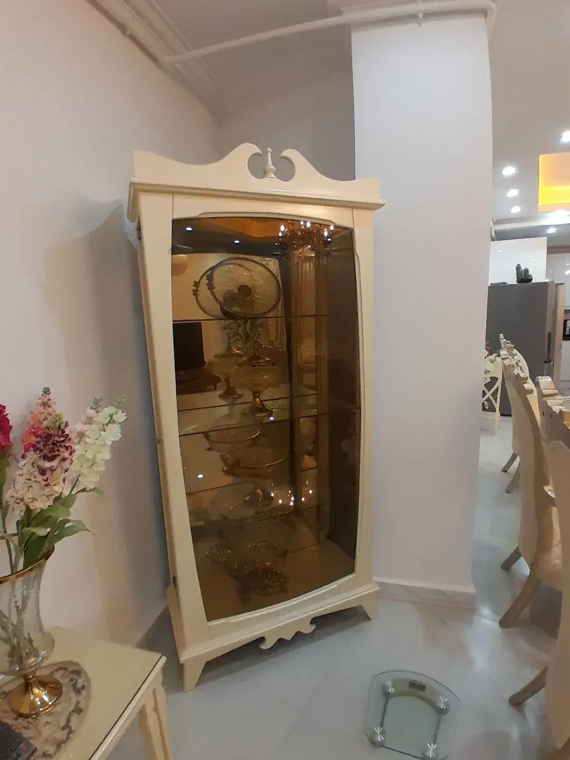 ویترین رنگ صدفی|بوفه، ویترین، کنسول|رشت, چمارسرا|دیوار