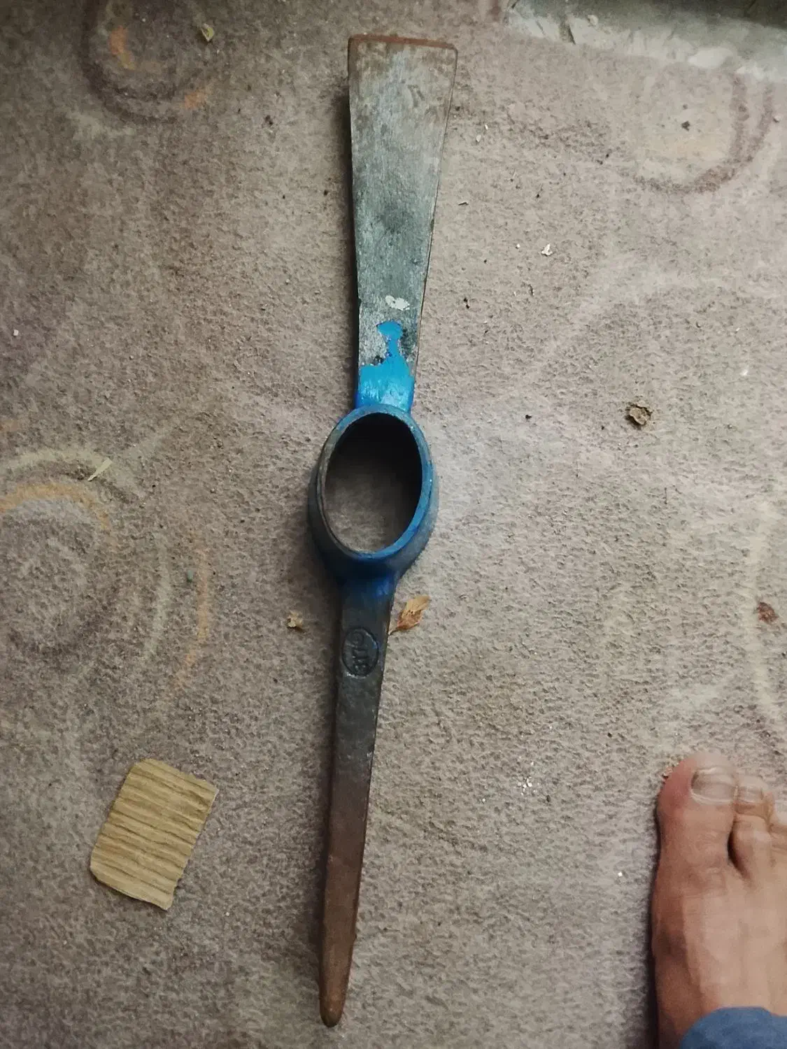 کلنگ|ابزارآلات|بیرجند, |دیوار