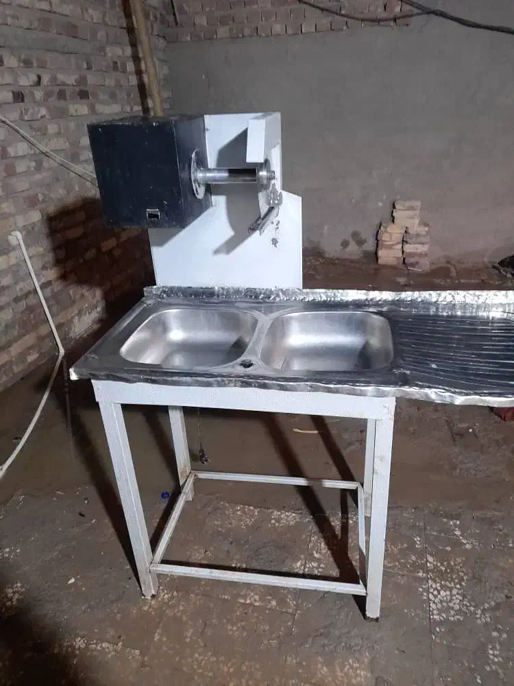 مرغ پر کنی و تکه کردن مرغ|فروشگاه و مغازه|نیمروز, |دیوار