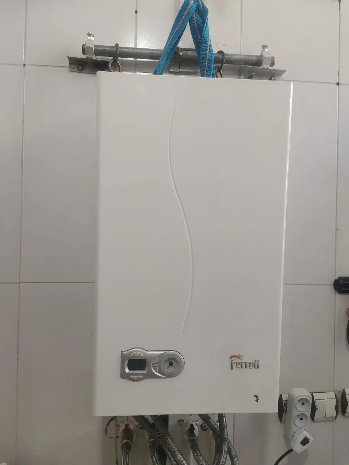 پکیج فرولی دست دو|آبگرمکن، پکیج، شوفاژ|شاهین‌شهر, چمران|دیوار