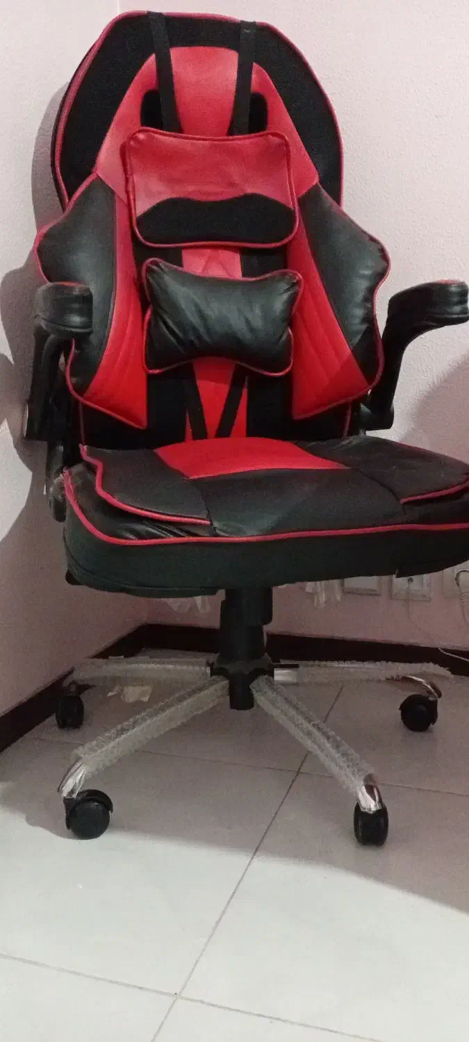 صندلی گیم|میز تحریر و کامپیوتر|شاهین‌شهر, نظامی|دیوار