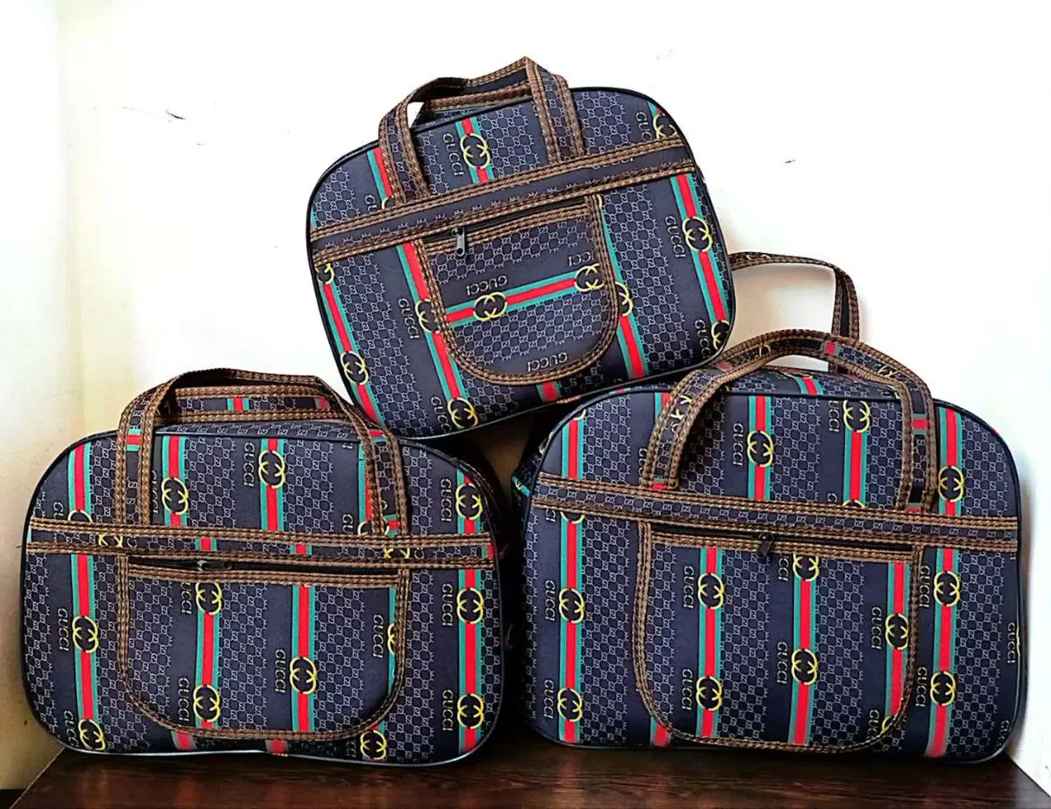 جا سیخی|ظروف نگهدارنده، پلاستیکی، یک‌بارمصرف|قم, مسجد امام حسن|دیوار