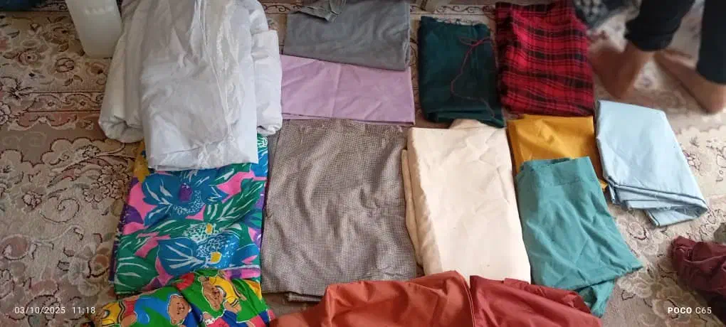 تعدادی پارچه نو|لباس|شیراز, کرونی(خاتونک)|دیوار