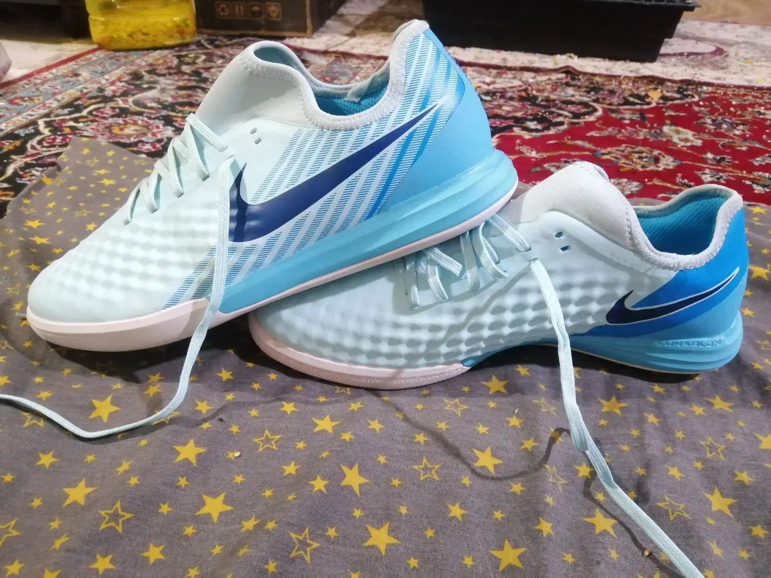 کفش سالنی|کیف، کفش، کمربند|ایوان, |دیوار