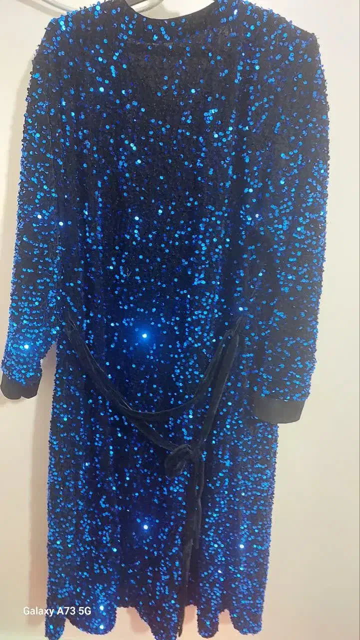 لباس مجلسی|لباس|هشتگرد, گلسار|دیوار