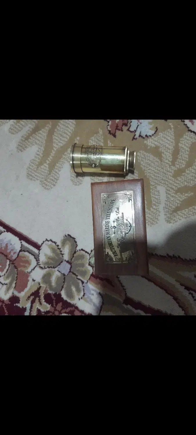 ملبانی تلسکوپی|کلکسیون اشیاء عتیقه|صدرا-فارس, فاز ۱|دیوار