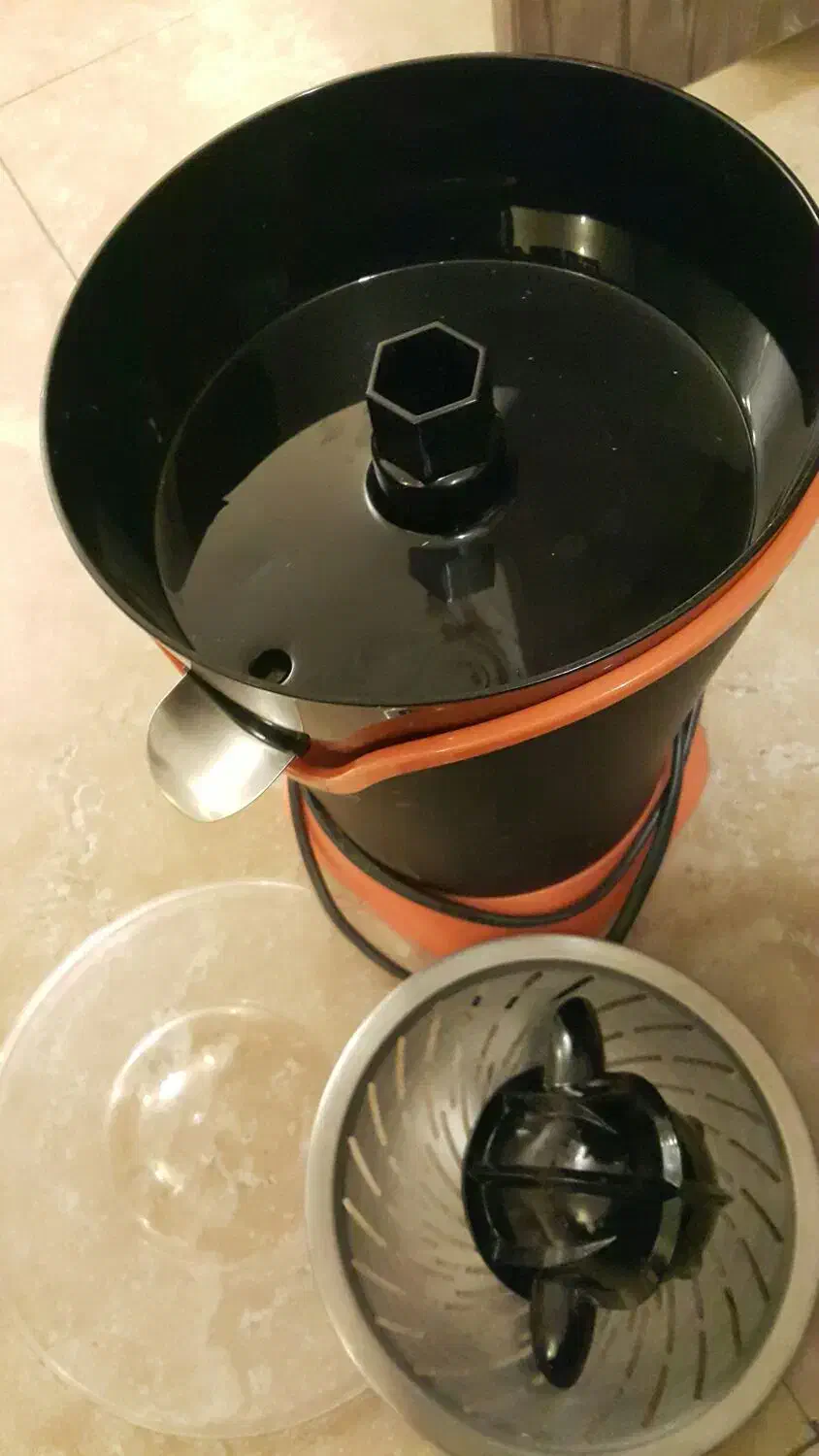 آبمیوه گیری|آبمیوه‌گیر و آب‌مرکبات‌گیر|رشت, بوسار|دیوار