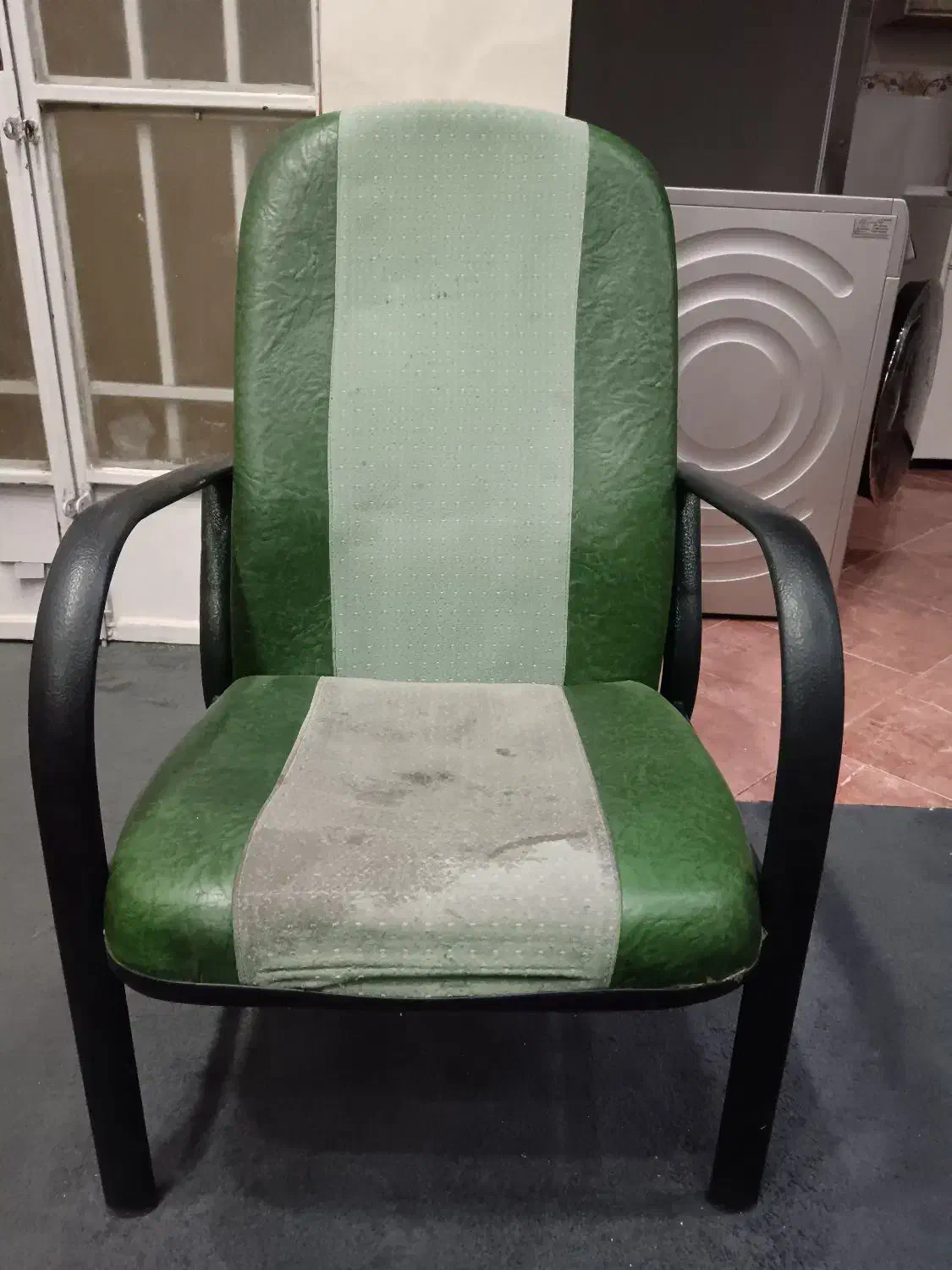 صندلی|صندلی و نیمکت|شیراز, سعدیه جنوبی|دیوار