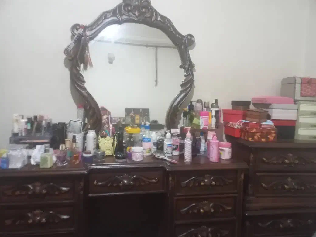 میز آرایشی پاتختی با چوب گردو|تخت و سرویس خواب|پرهسر, |دیوار