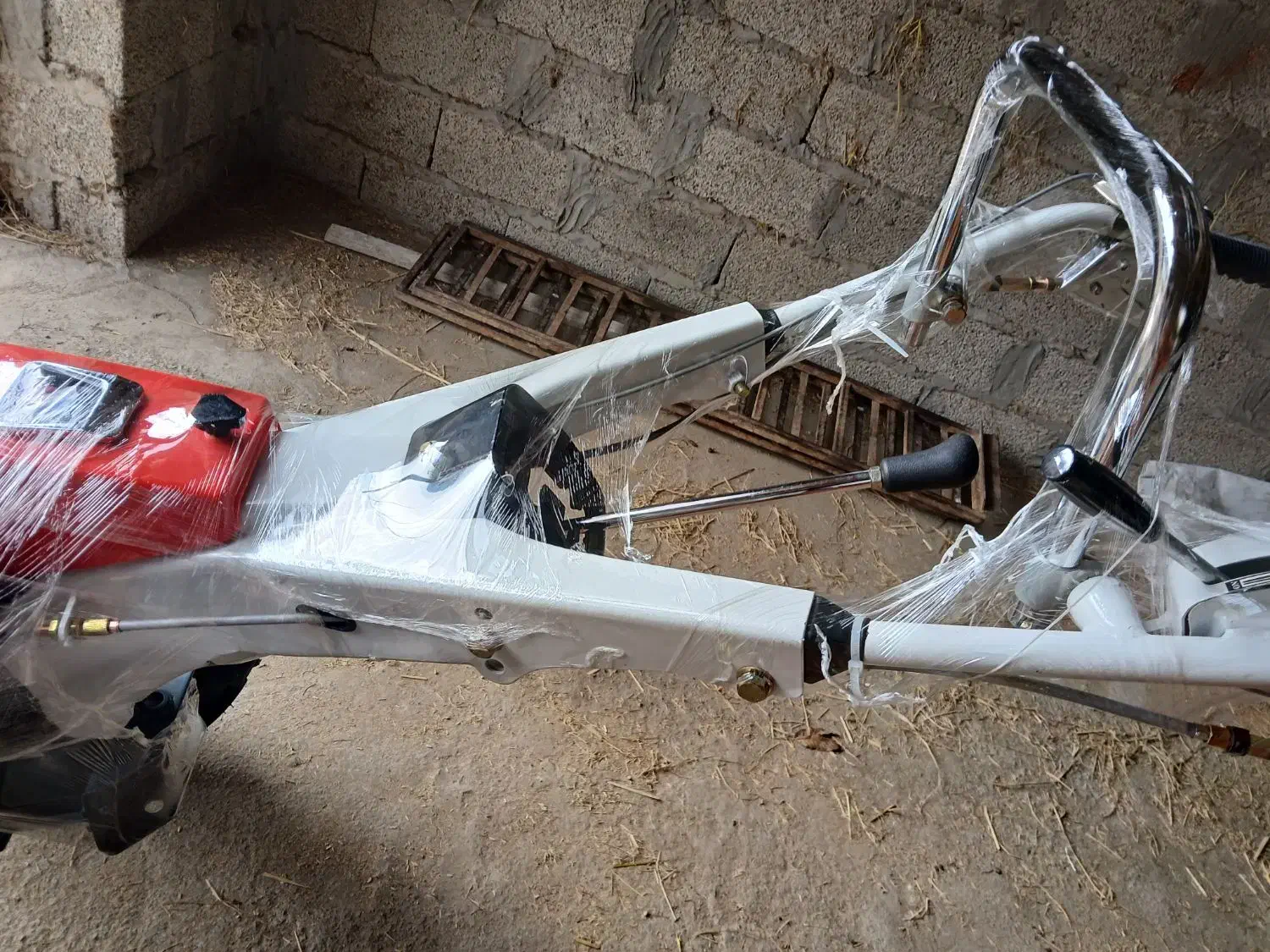 تیلر|ماشین‌آلات صنعتی|رشت, جماران|دیوار