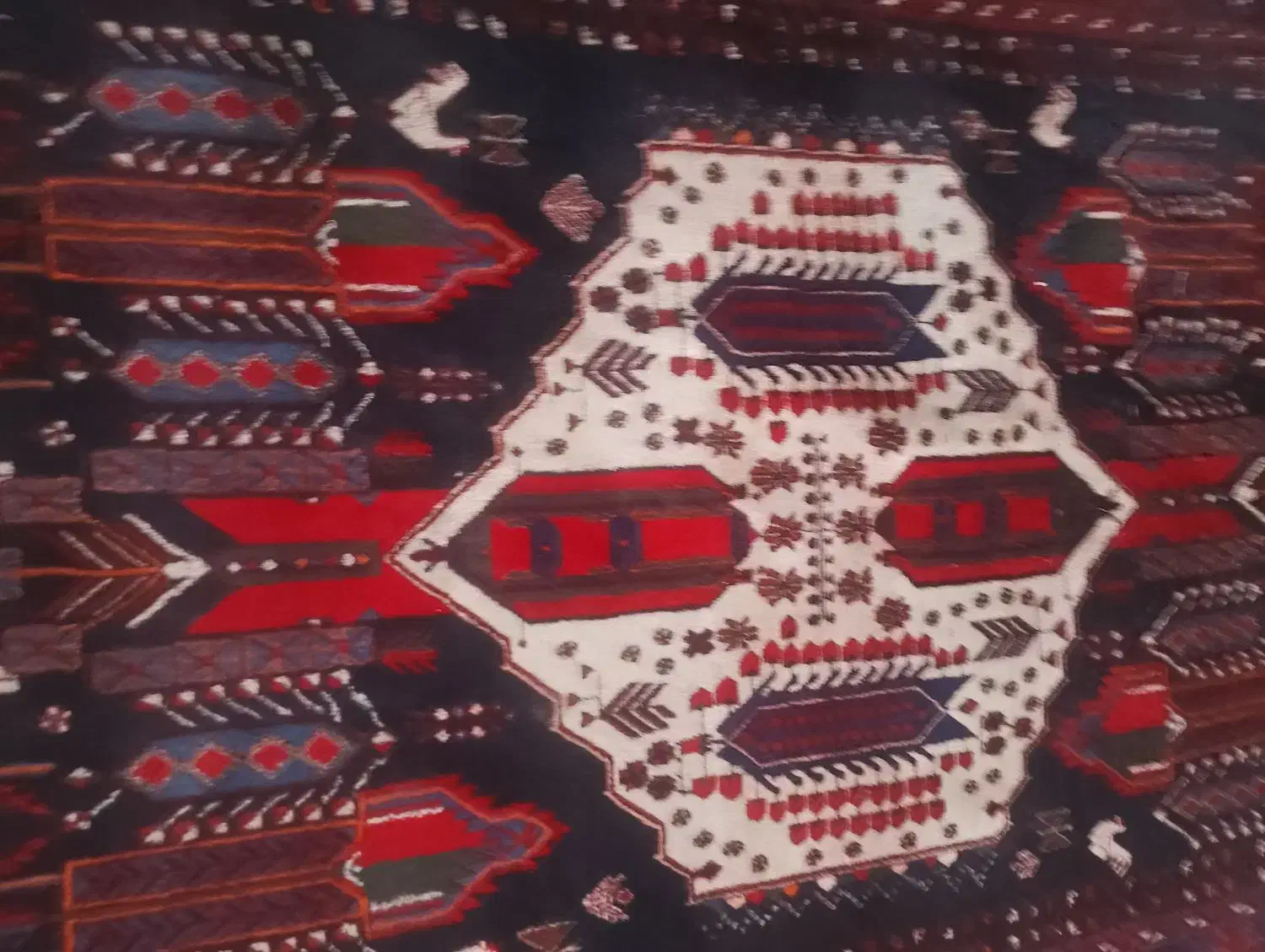 قالی محلی|فرش|سیرجان, |دیوار