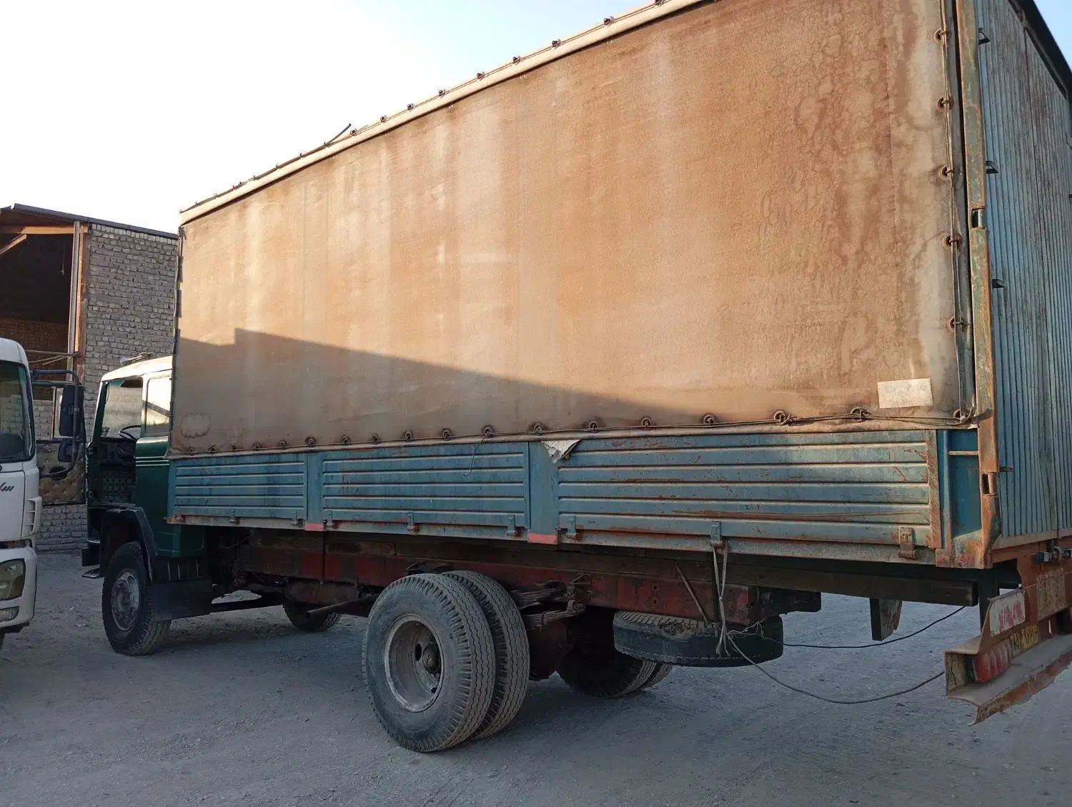 اتاق چادری مسقف بنز ۱۹۲۱تک و ۹۱۱|قطعات یدکی و لوازم جانبی|قم, قلعه صدری|دیوار