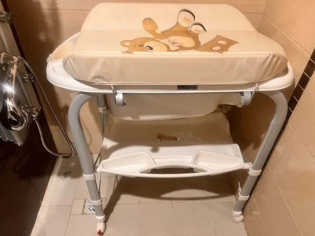 وان و صندلی تعویض پوشک کودک|اسباب و اثاث بچه|تهران, میرداماد|دیوار