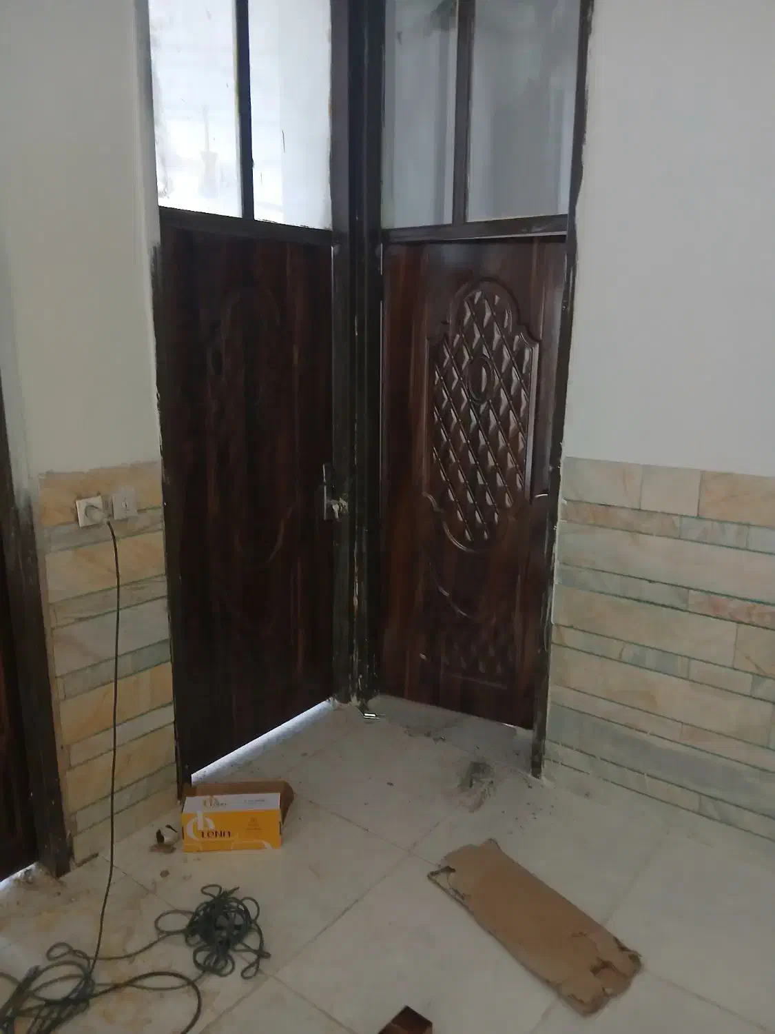 نصب انواع درب اتاقی و ضد سرقت.|خدمات پیشه و مهارت|سیرجان, |دیوار