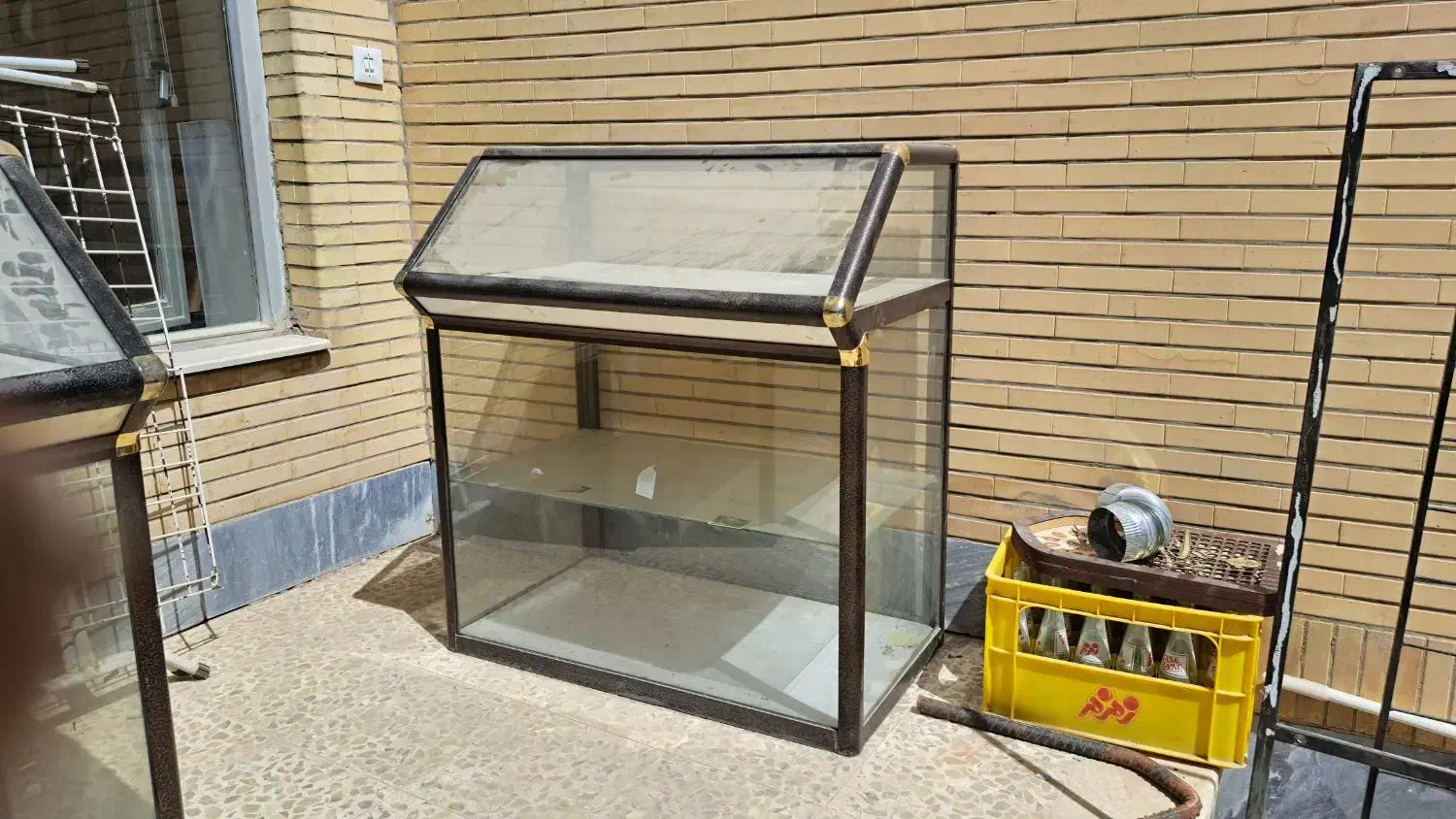 ۲ عدد ویترین مغازه|فروشگاه و مغازه|خمینیشهر, |دیوار