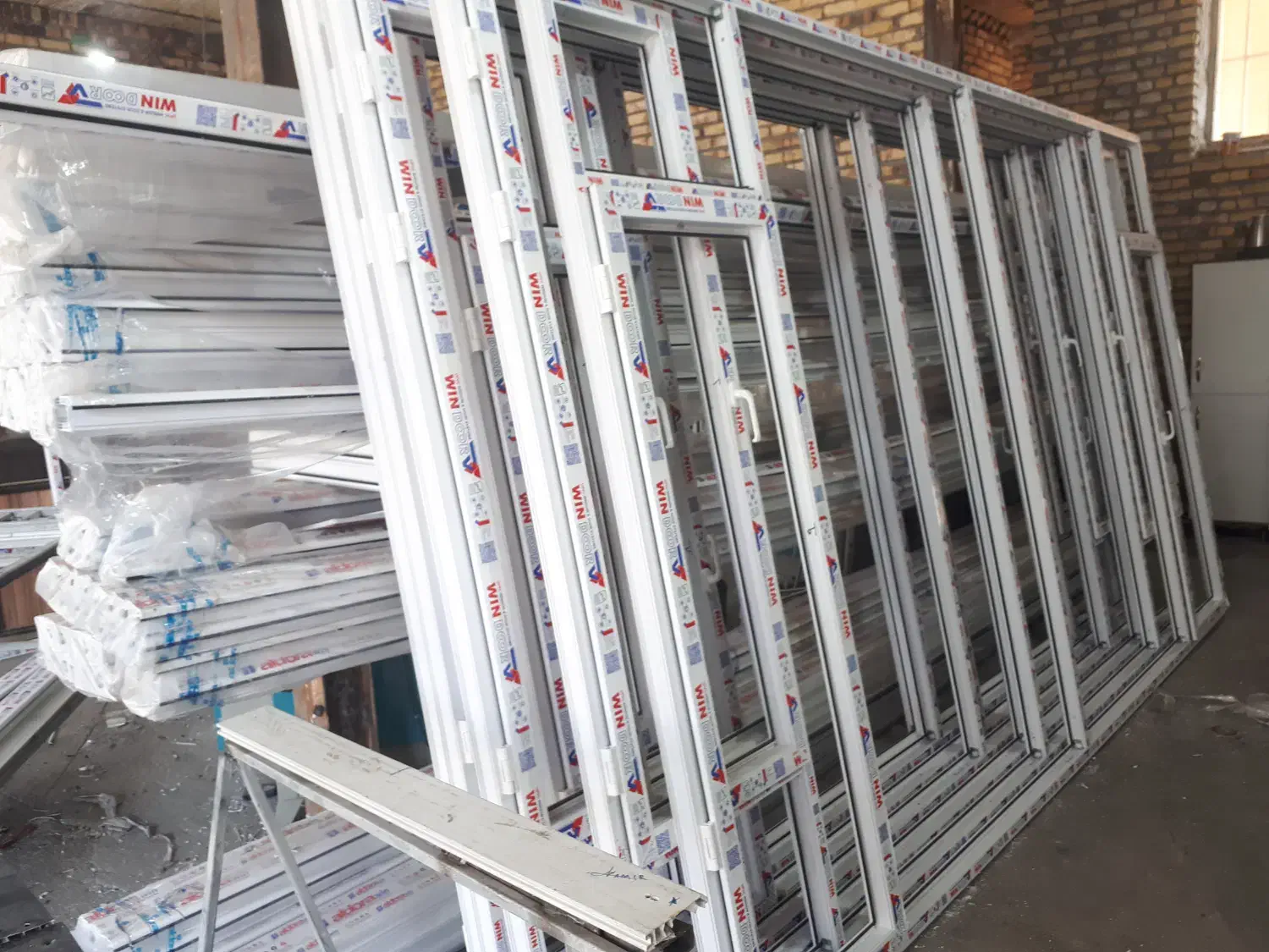 طراحی و اجرا و تولید UPVC & ALUMINIUM|مصالح و تجهیزات ساختمان|ارومیه, |دیوار
