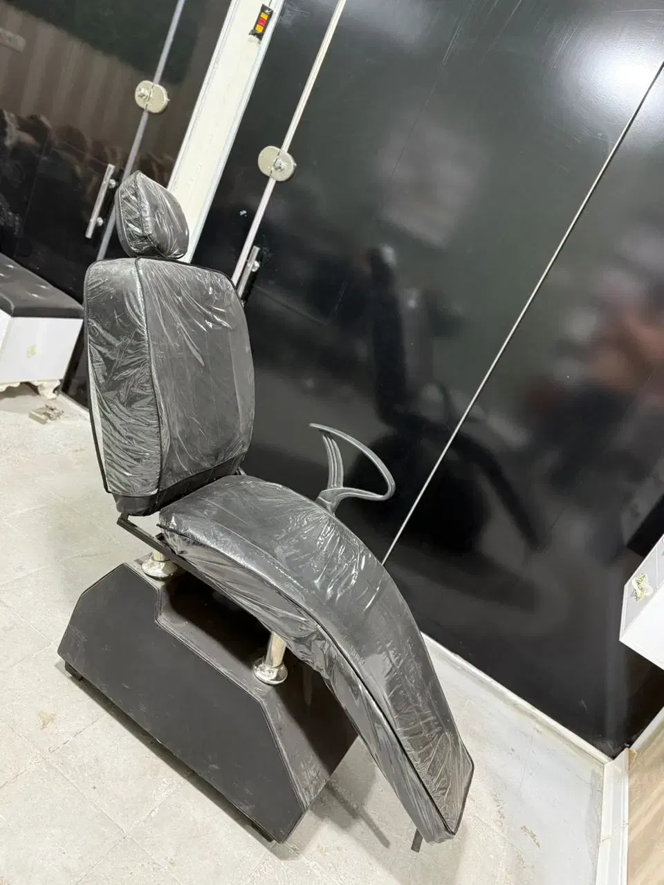 فروش تخت موژه صندلی اصلاح و تتو و میز ناخن|آرایشگاه و سالنهای زیبایی|شوش, |دیوار