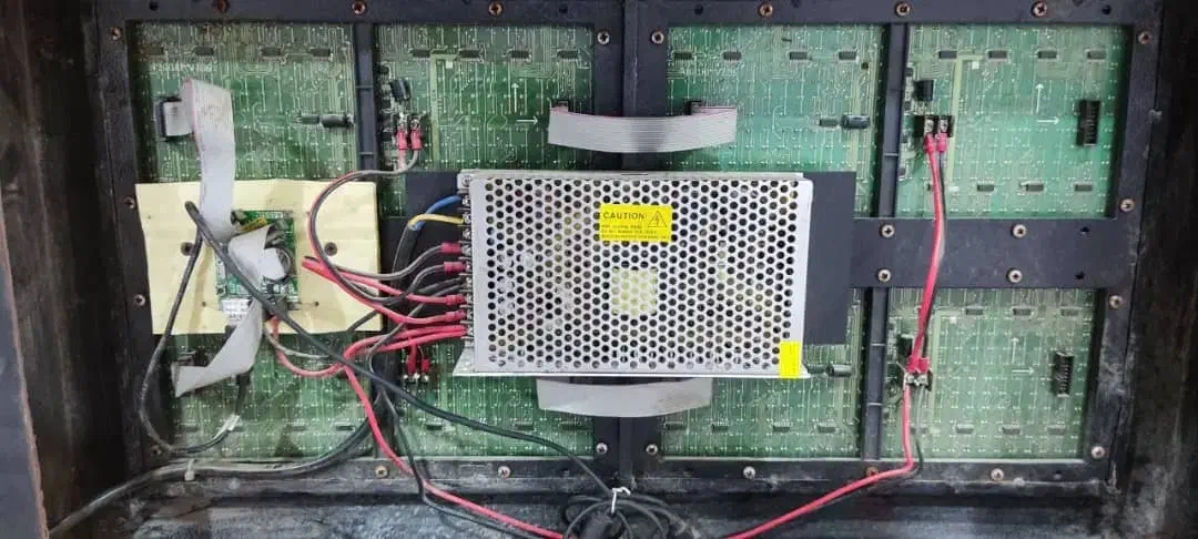 تابلو ال ای دی ، یکطرفه قرمز رنگ|ریسه و چراغ تزئینی|اهواز, فاز ۲ پادادشهر|دیوار