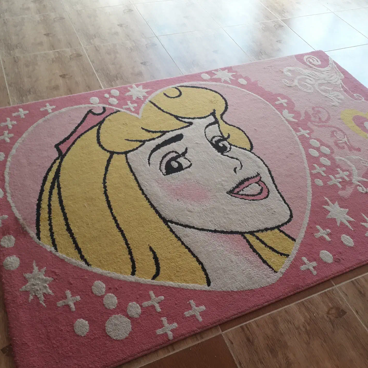 فرش فانتزی|فرش|شاهینشهر, شهرک گلدیس|دیوار