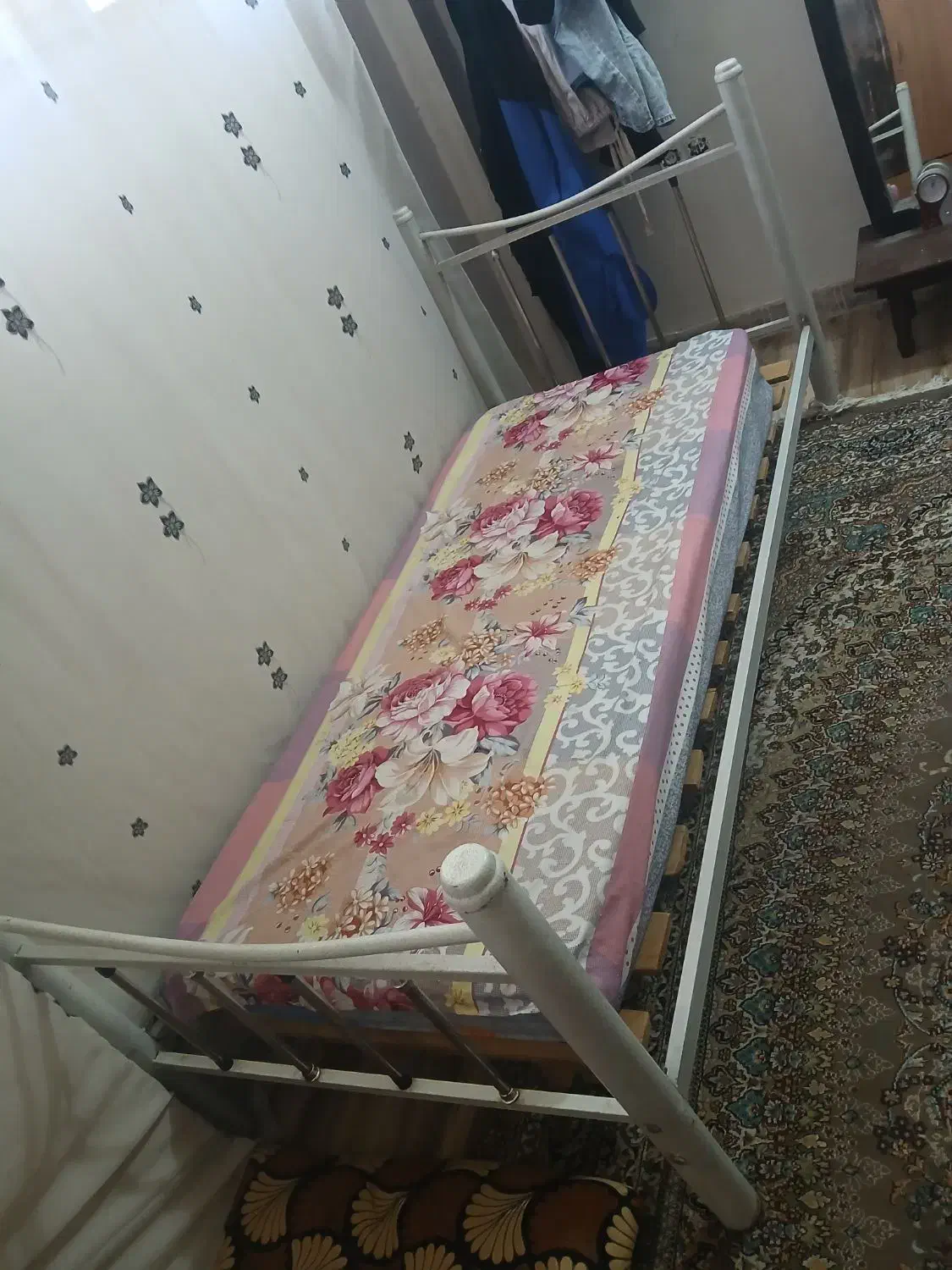 تخت یه نفره فلزی|تشک تختخواب|مشهد, امیر|دیوار