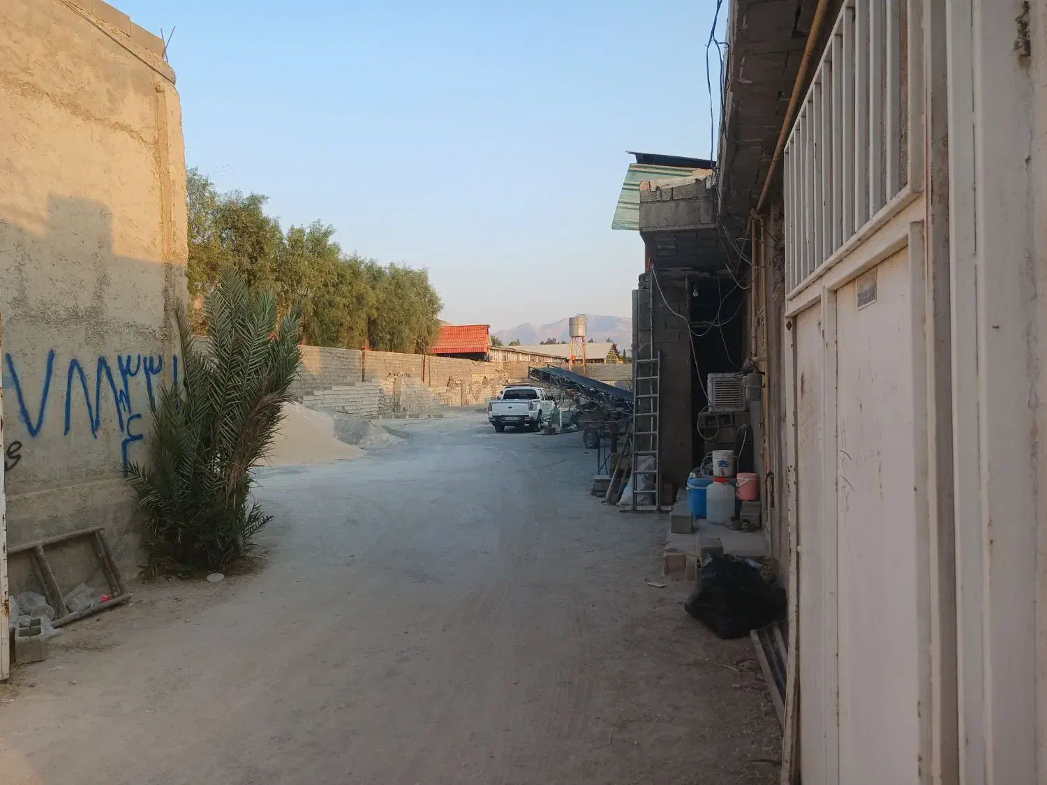 کارگاه بلوک زنی ومصالح ساختمانی|اجارهٔ دفتر صنعتی، کشاورزی، تجاری|شیراز, بید زرد|دیوار