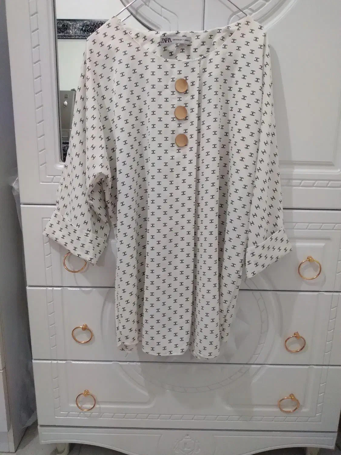 شومیز ها نو ودر حد نو هستند|لباس|قرچک, میرزائی شمالی|دیوار