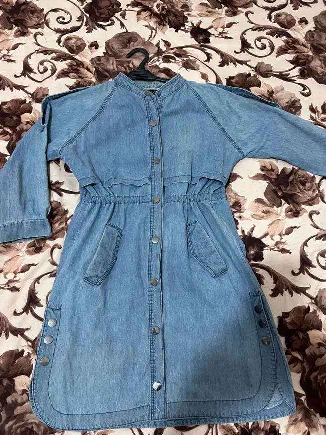 مانتو|لباس|نسیم‌شهر, |دیوار