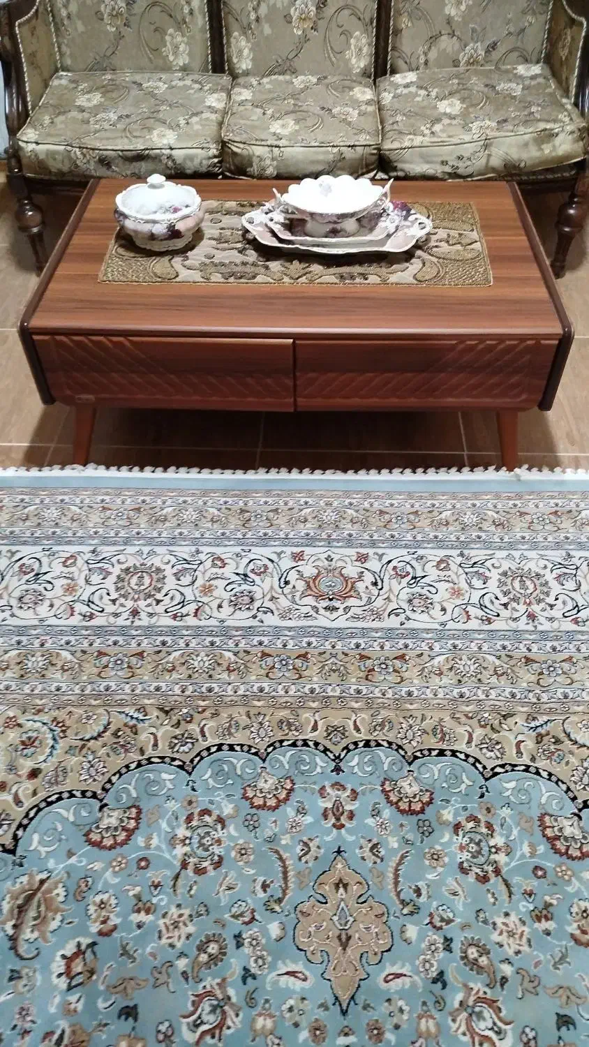 مبل ۹ نفره با میز بزرگ جلو مبلی|مبلمان خانگی و میز عسلی|شاهین دژ, |دیوار