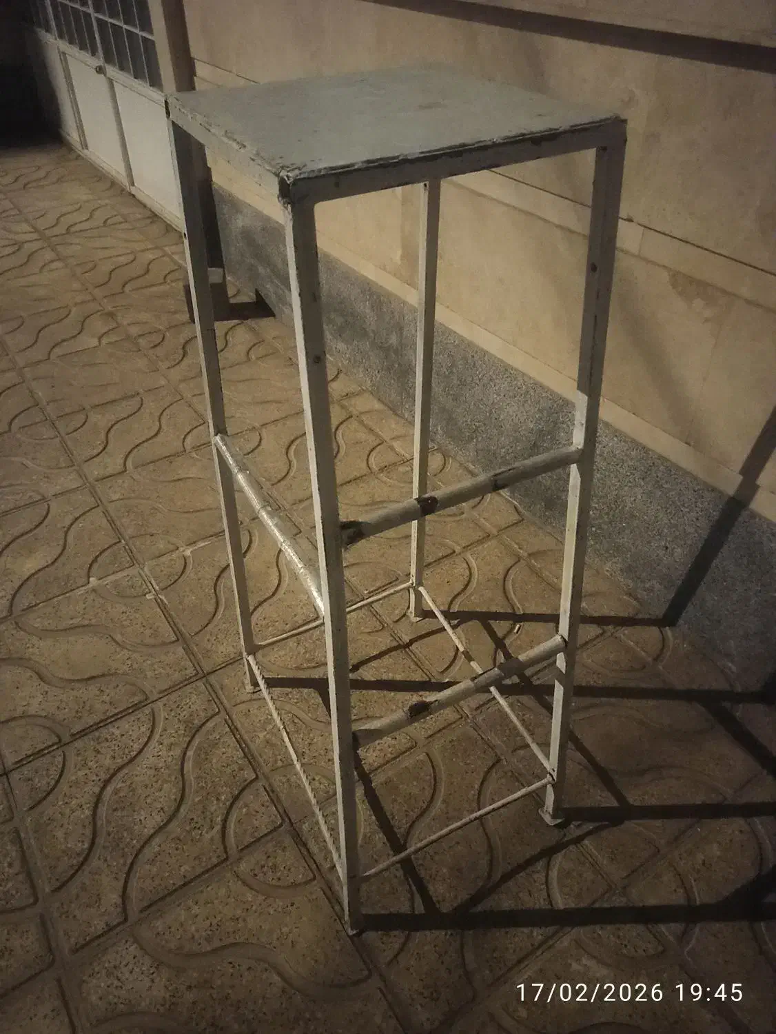 چهارپایه|صندلی و نیمکت|همدان, |دیوار