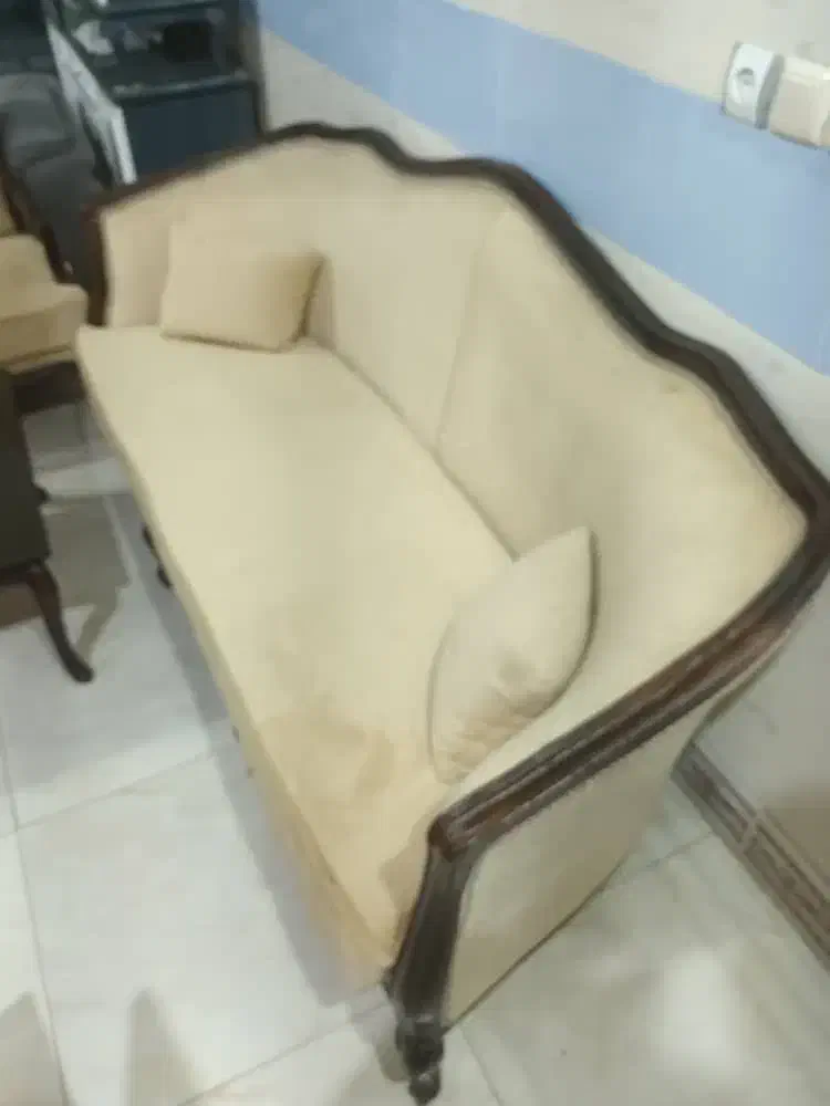 مبل فرانسه نخودی و میز ناهار خوری|مبلمان خانگی و میز عسلی|رشت, کوی حسینی|دیوار