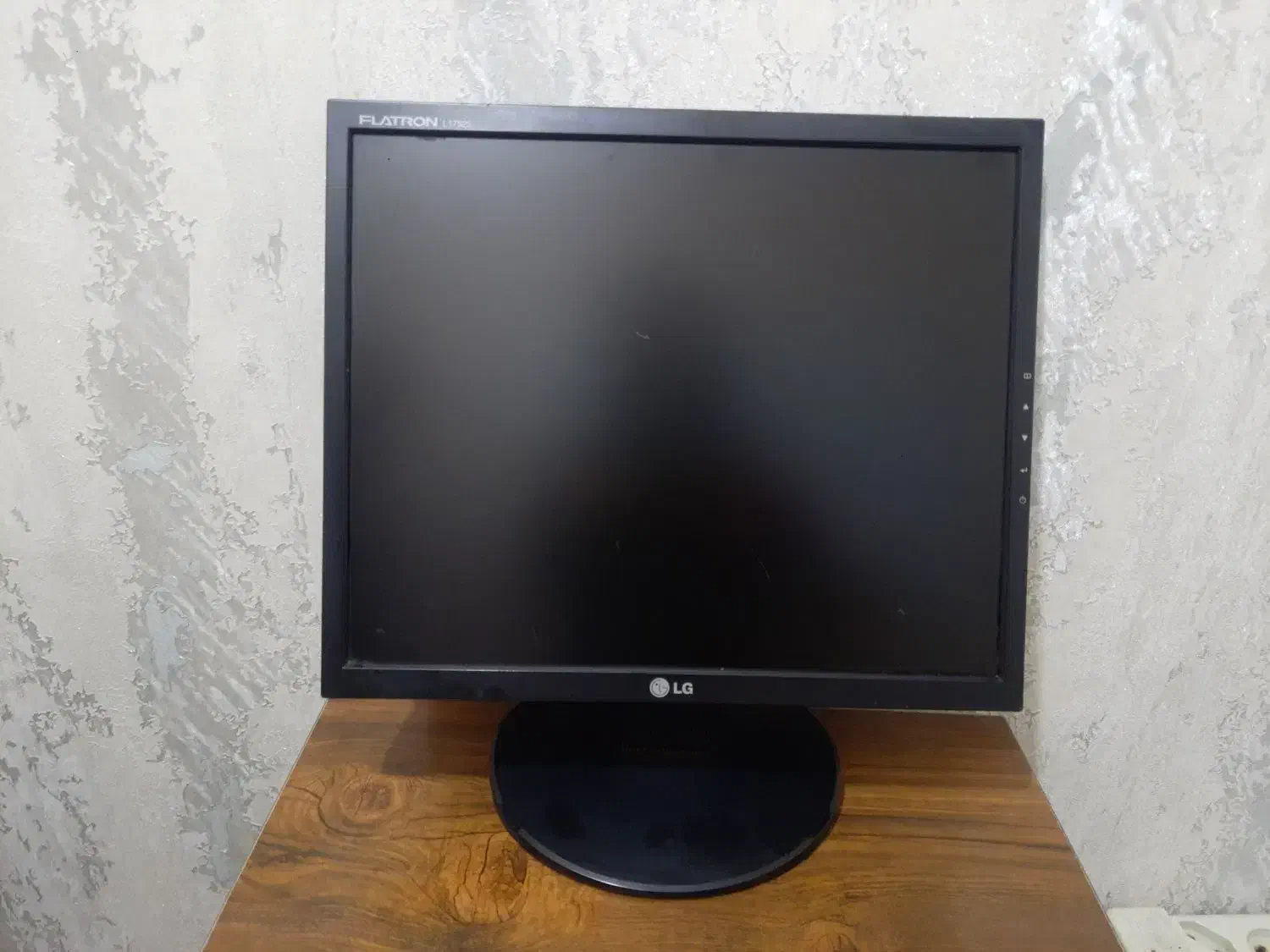 مانیتور ال جی|قطعات و لوازم جانبی رایانه|ری, جوانمرد قصاب|دیوار