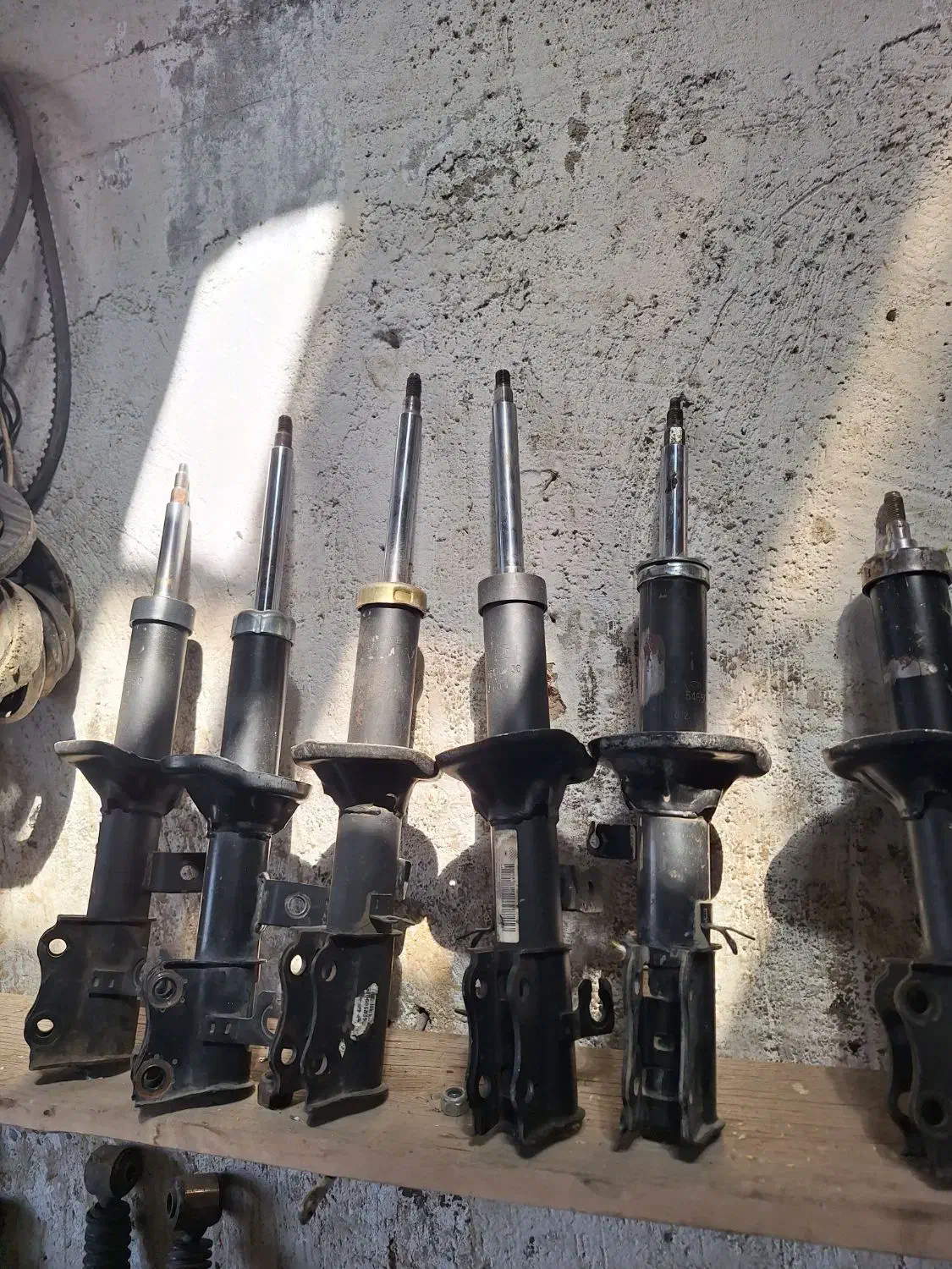 لوازم استوک|قطعات یدکی و لوازم جانبی|فلاورجان, |دیوار