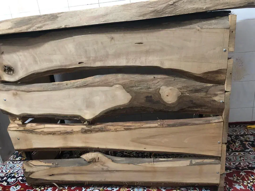 میز چوبی با اسلب گردو|مبلمان خانگی و میز عسلی|سیرجان, |دیوار